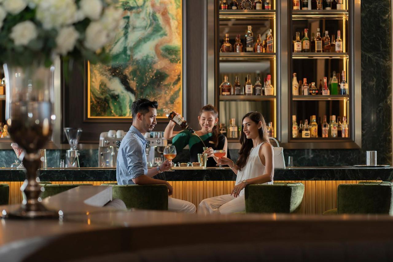 The Landmark Бангкок Экстерьер фото The Bar